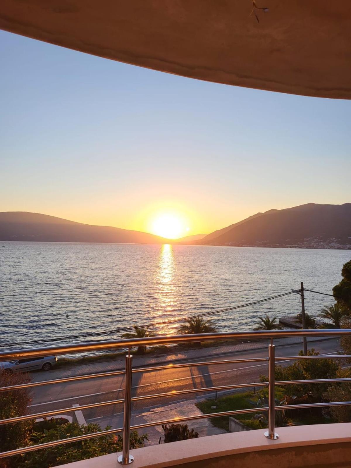 Matkovic Residence Tivat Eksteriør billede